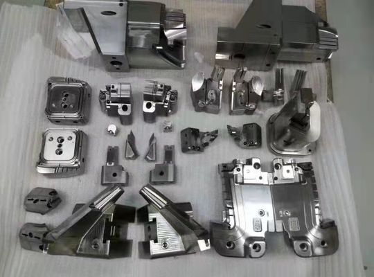 OEM Hassas Enjeksiyon Kalıbı Donanım Parçaları Paslanmaz Çelik Pirinç Oto Kalıp Parçaları